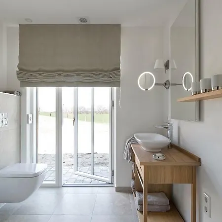 Luxus - Reetdachhaus Strandwall * Nieby (Nieby, Schleswig-Flensburg)